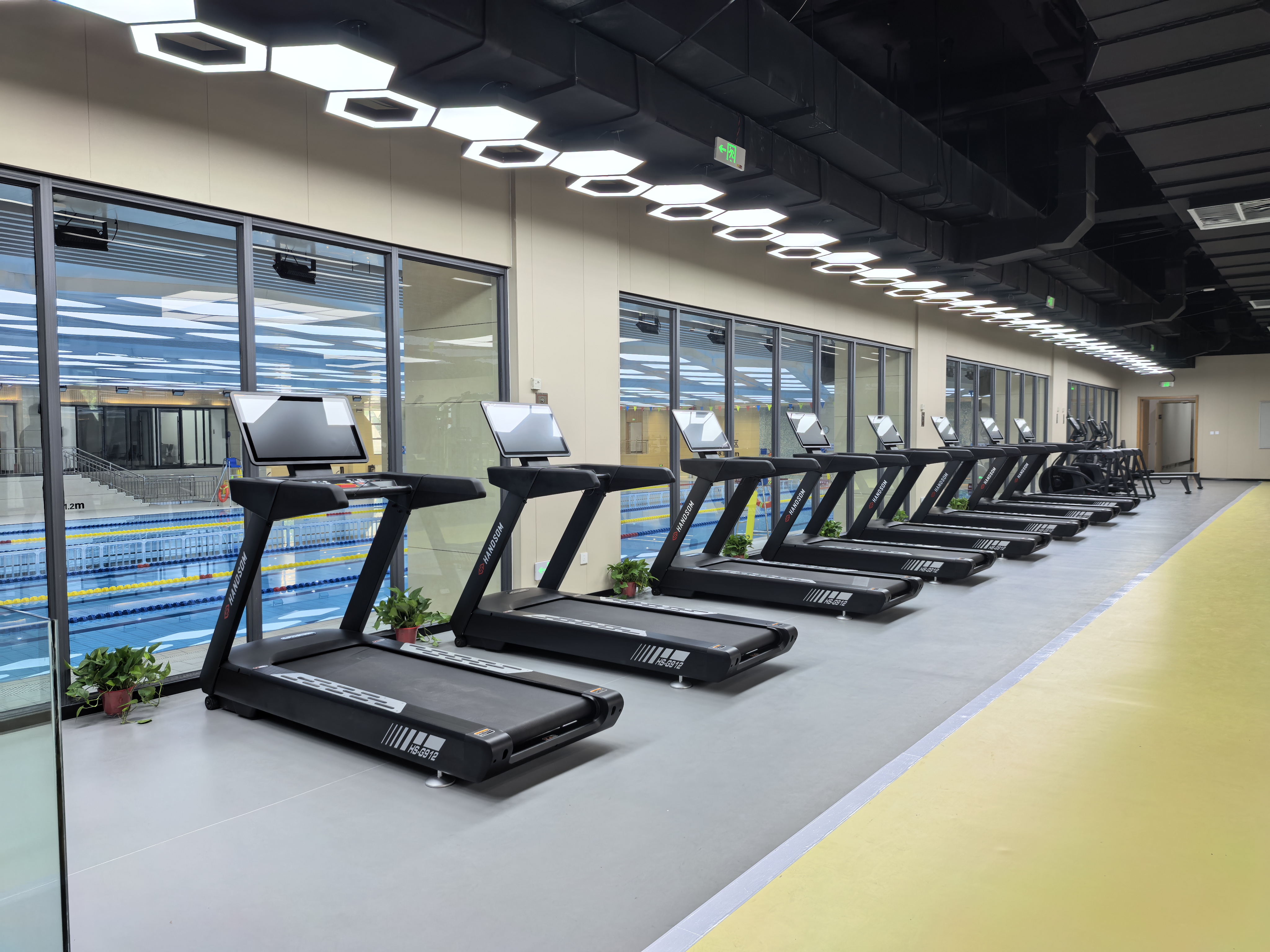 悍德森健身器材：打造專業(yè)商用健身房